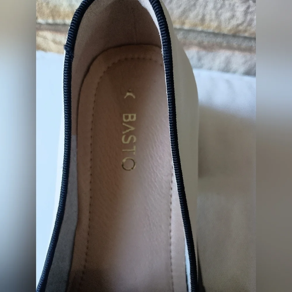 Basto Elegant Women's Loafers with Bow Accent_7